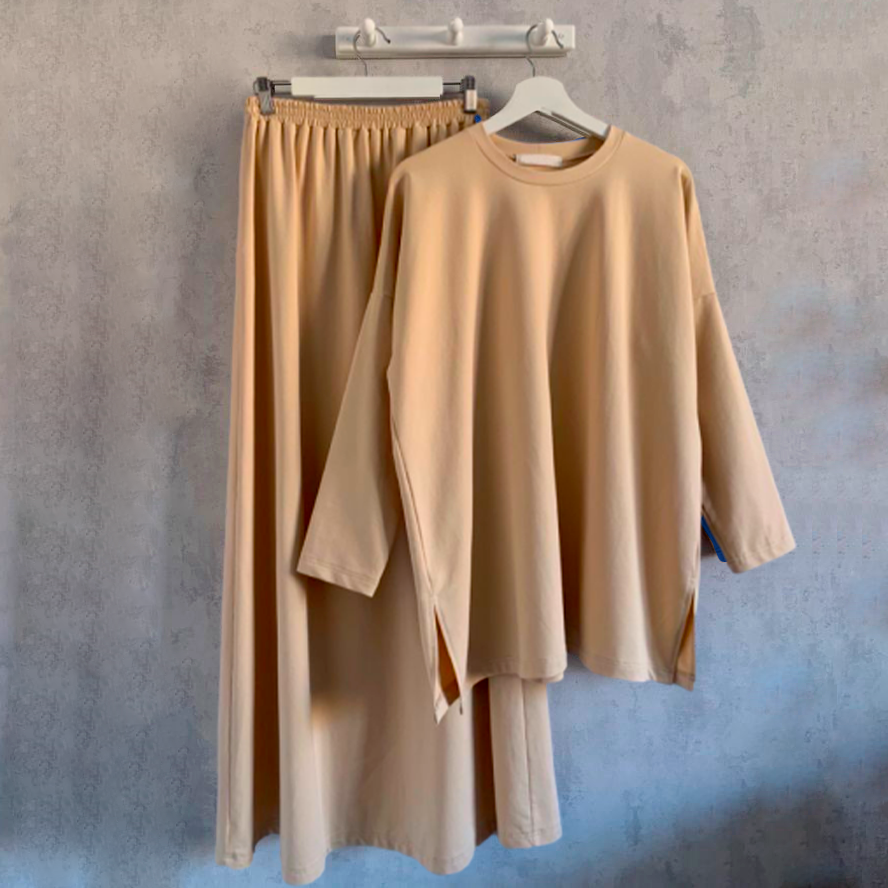 ENSEMBLE ROBE & SWEAT CACHE FESSE